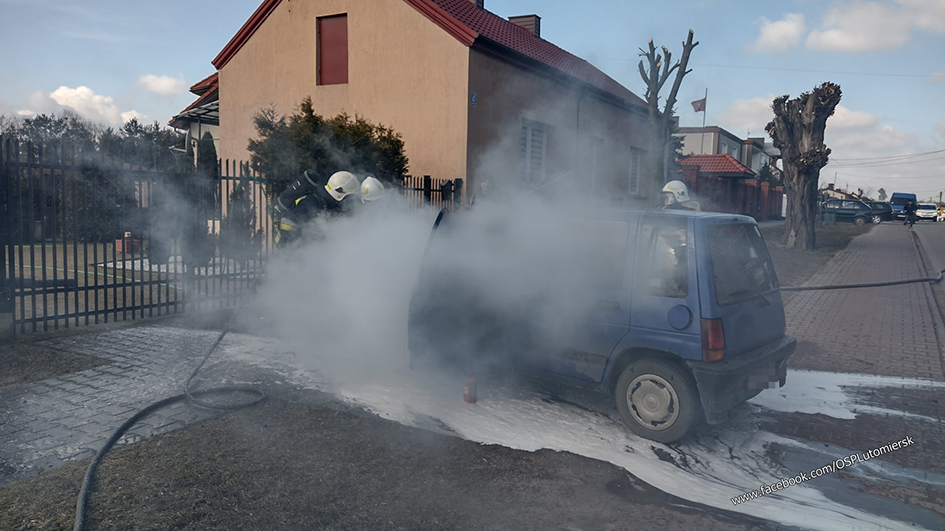 Pożar samochodu w Kazimierzu