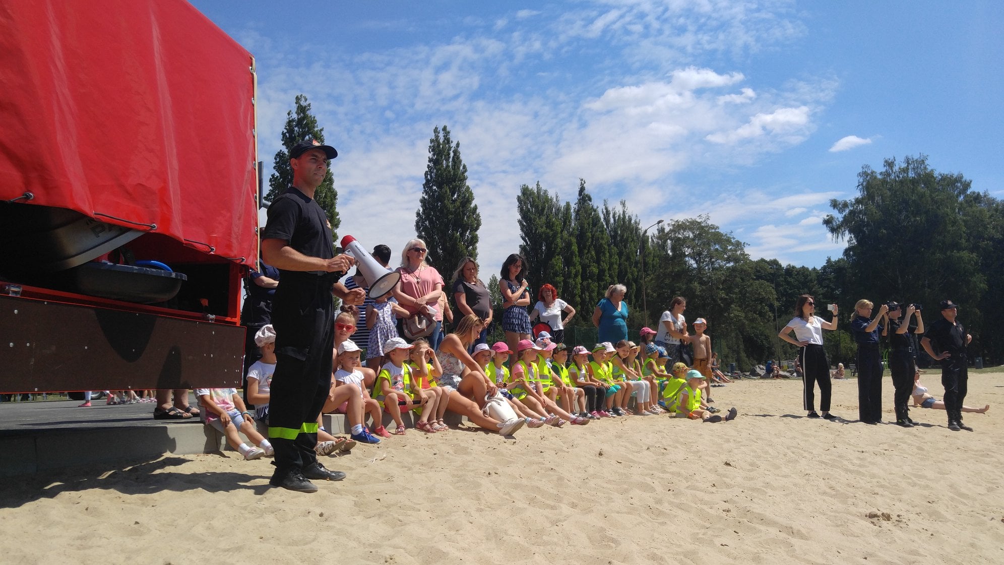 Policja oraz straż pożarna i miejska zorganizują zajęcia dla dzieci