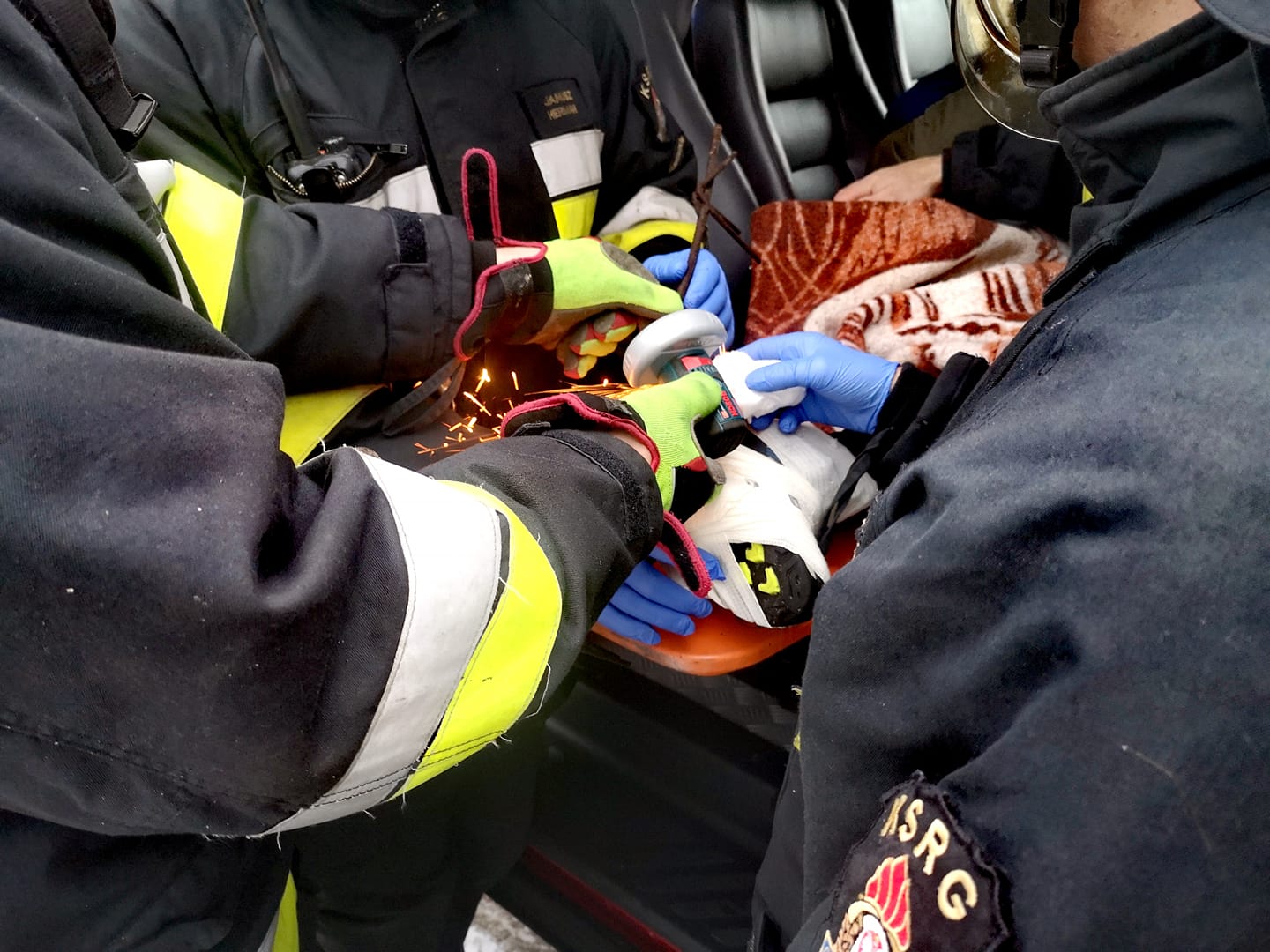 Pręt wbił się w stopę 10-latka. Pomogli strażacy.