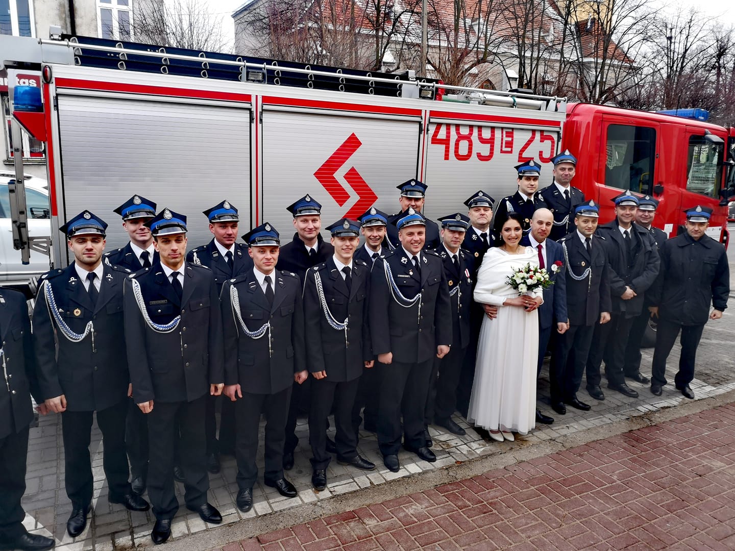Ślub w rodzinie strażaków