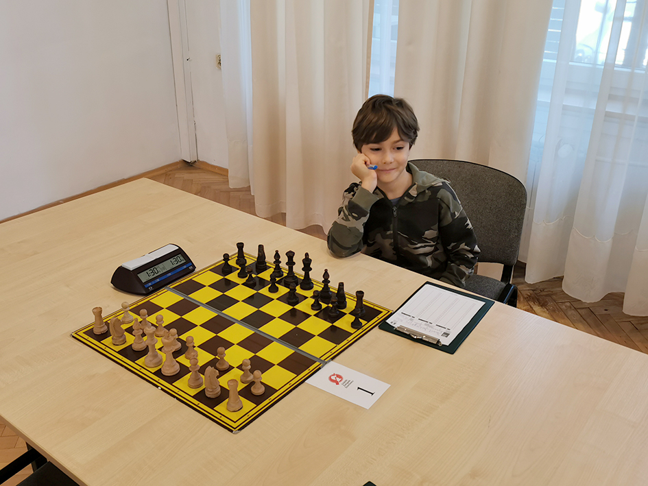 8-letni szachista z brązowym medalem